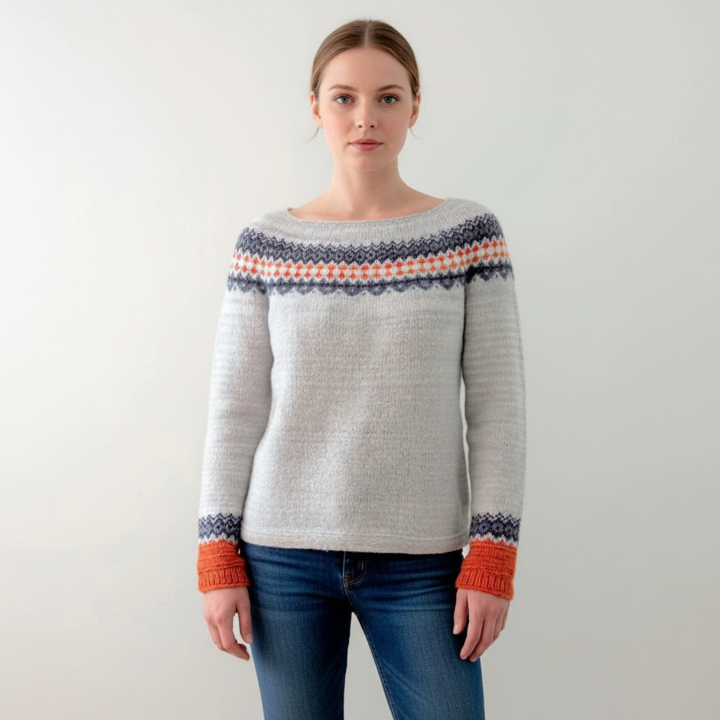 Dame strikket rundhalset sweater med print og ribkanter ved ærmerne