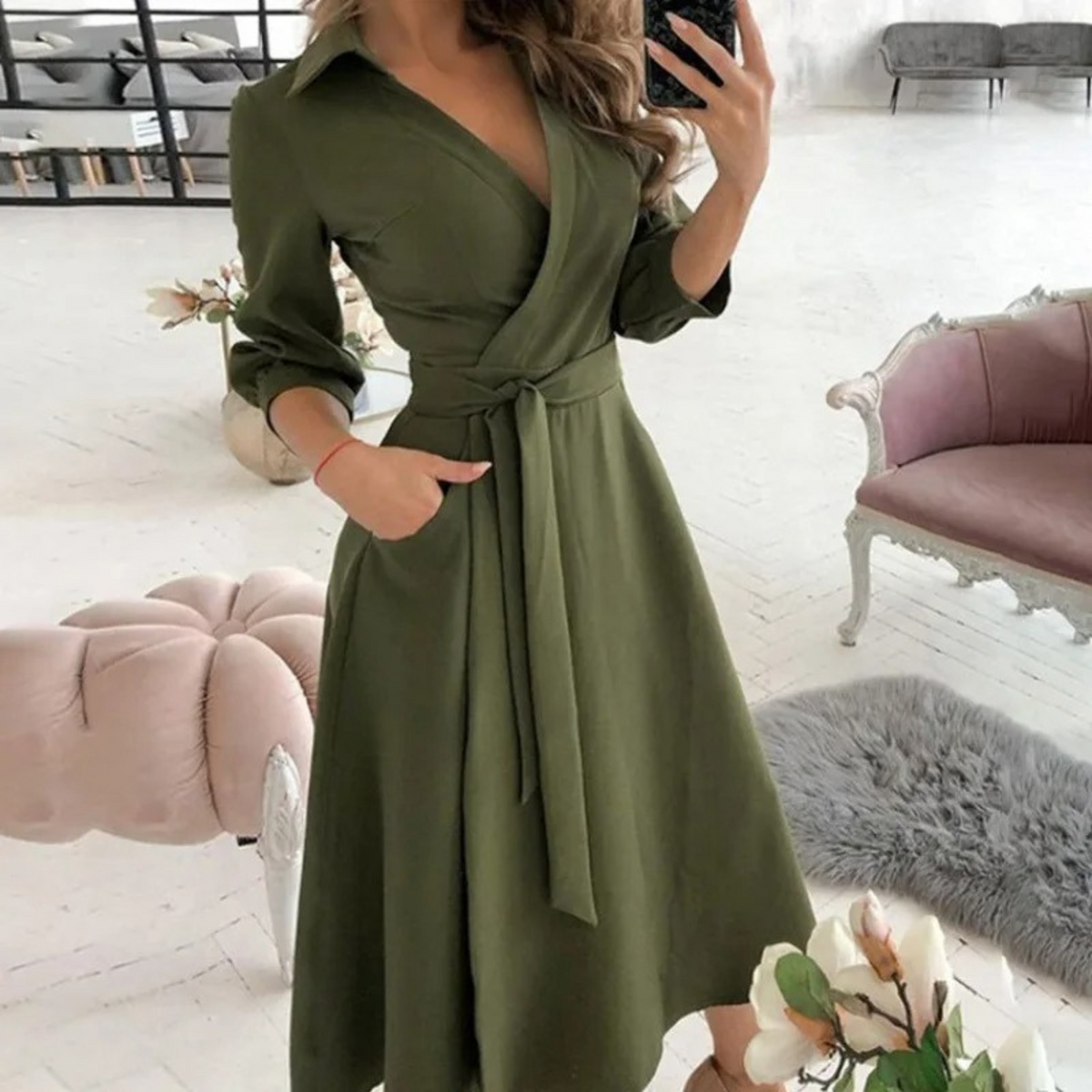 Abito midi da donna a portafoglio con cintura - Modello con scollo a V e maniche a tre quarti per il lavoro, le cene e le occasioni social eleganti