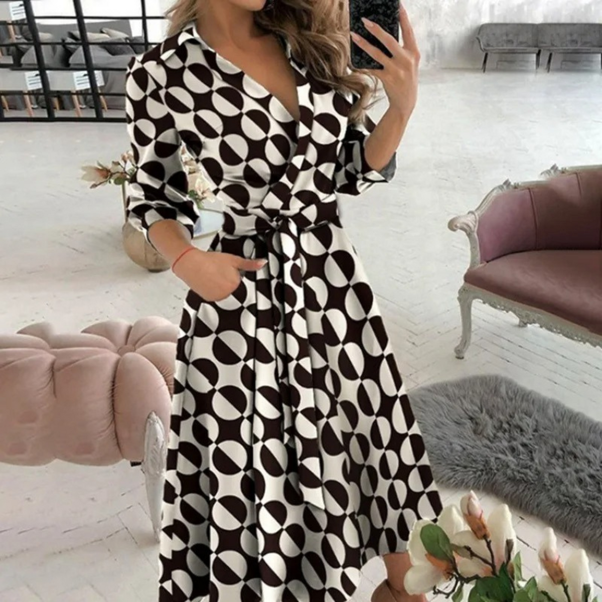 Abito midi da donna a portafoglio con cintura - Modello con scollo a V e maniche a tre quarti per il lavoro, le cene e le occasioni social eleganti