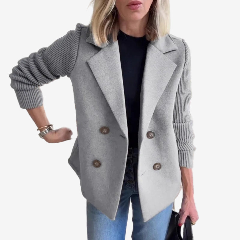 Sacou de damă cu două rânduri de nasturi – strat elegant și casual, cu mâneci striate, pentru toamnă și iarnă