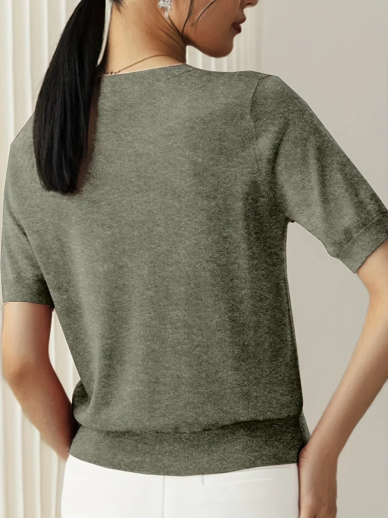 Women’s Fine Knit Sweater with Short Sleeves and Ribbed Trim