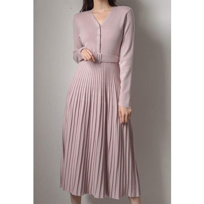 Dámské pletené plisované midi šaty s páskem – elegantní jarní a podzimní styl