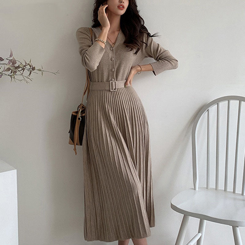 Dámské pletené plisované midi šaty s páskem – elegantní jarní a podzimní styl