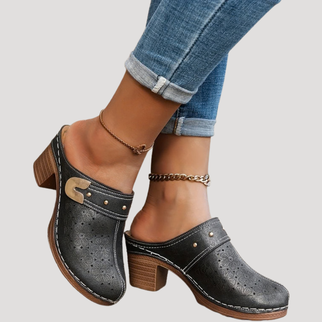 Women’s Block-Heel Clog Mules – Closed-Toe Slip-On Shoes for Work and Weekend Wear