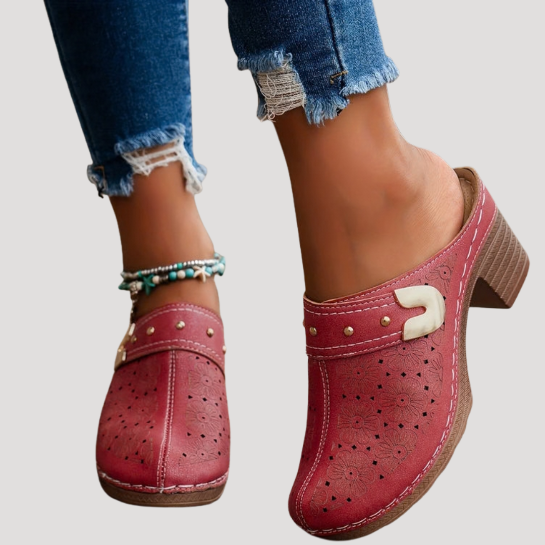 Women’s Block-Heel Clog Mules – Closed-Toe Slip-On Shoes for Work and Weekend Wear