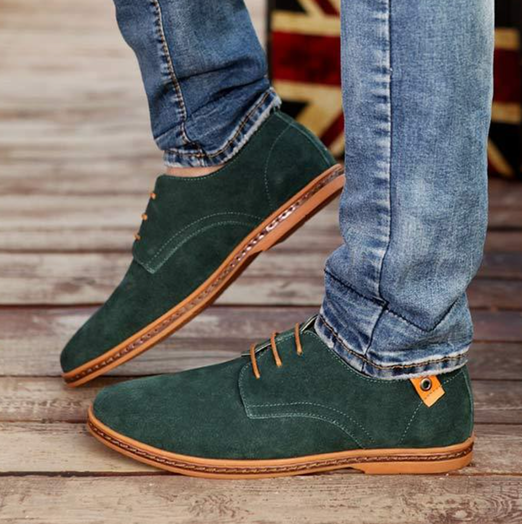 Scarpe Derby da uomo in pelle scamosciata con lacci e dettagli sulla suola