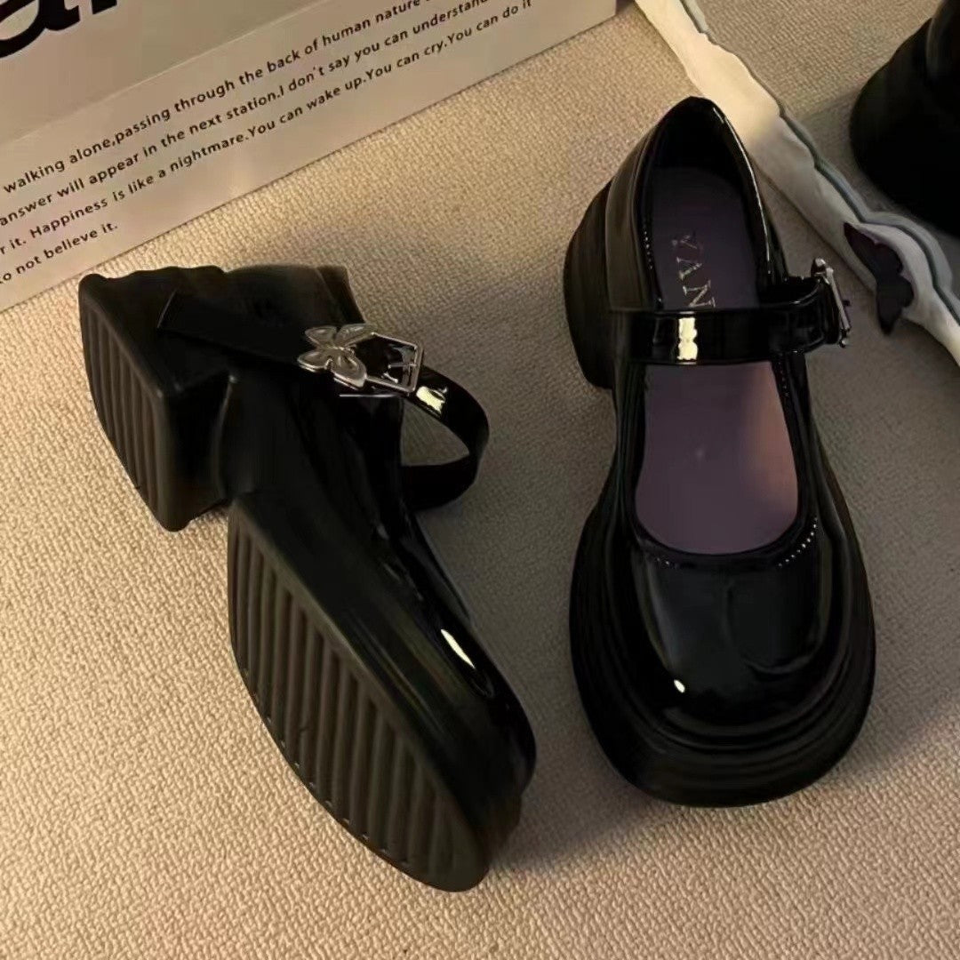 Damen-Plateau-Mary-Janes mit Schmetterlingsschnalle – glänzende Blockabsätze für Outfits im Retro-Stil