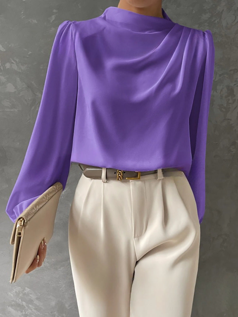 Dámská halenka s řaseným výstřihem a dlouhými rukávy – elegantní ležérní top do kanceláře i pro smart casual styl