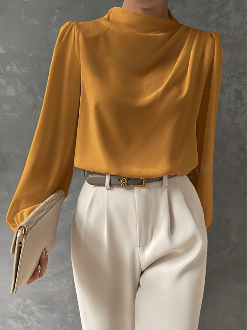Dámská halenka s řaseným výstřihem a dlouhými rukávy – elegantní ležérní top do kanceláře i pro smart casual styl
