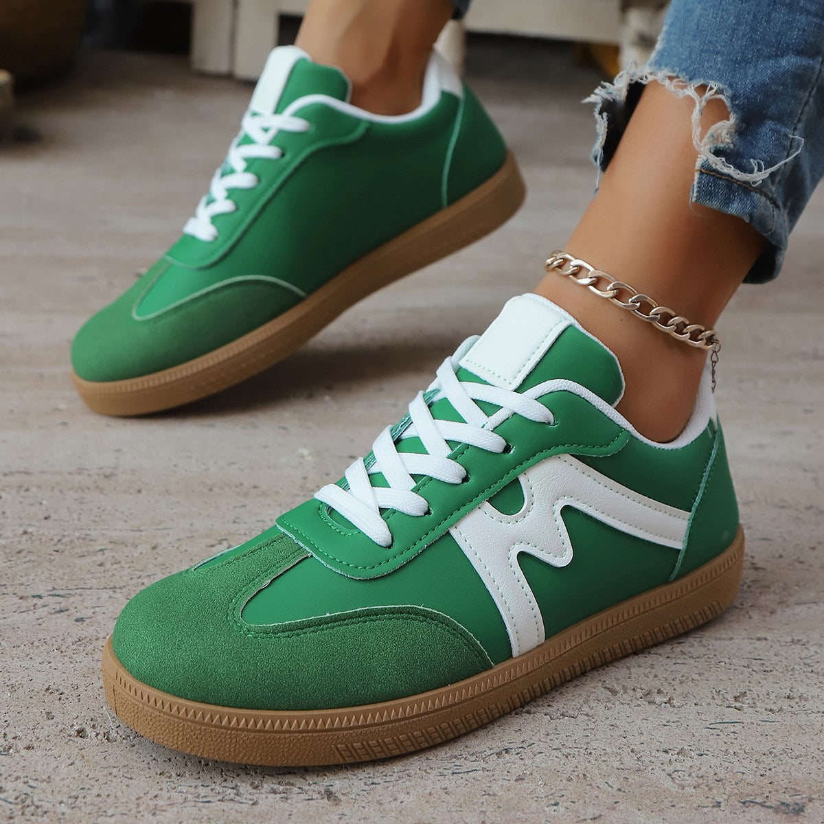 Zapatillas retro de estilo cancha para mujer con paneles texturizados en la puntera – Calzado de perfil bajo con cordones para el fin de semana