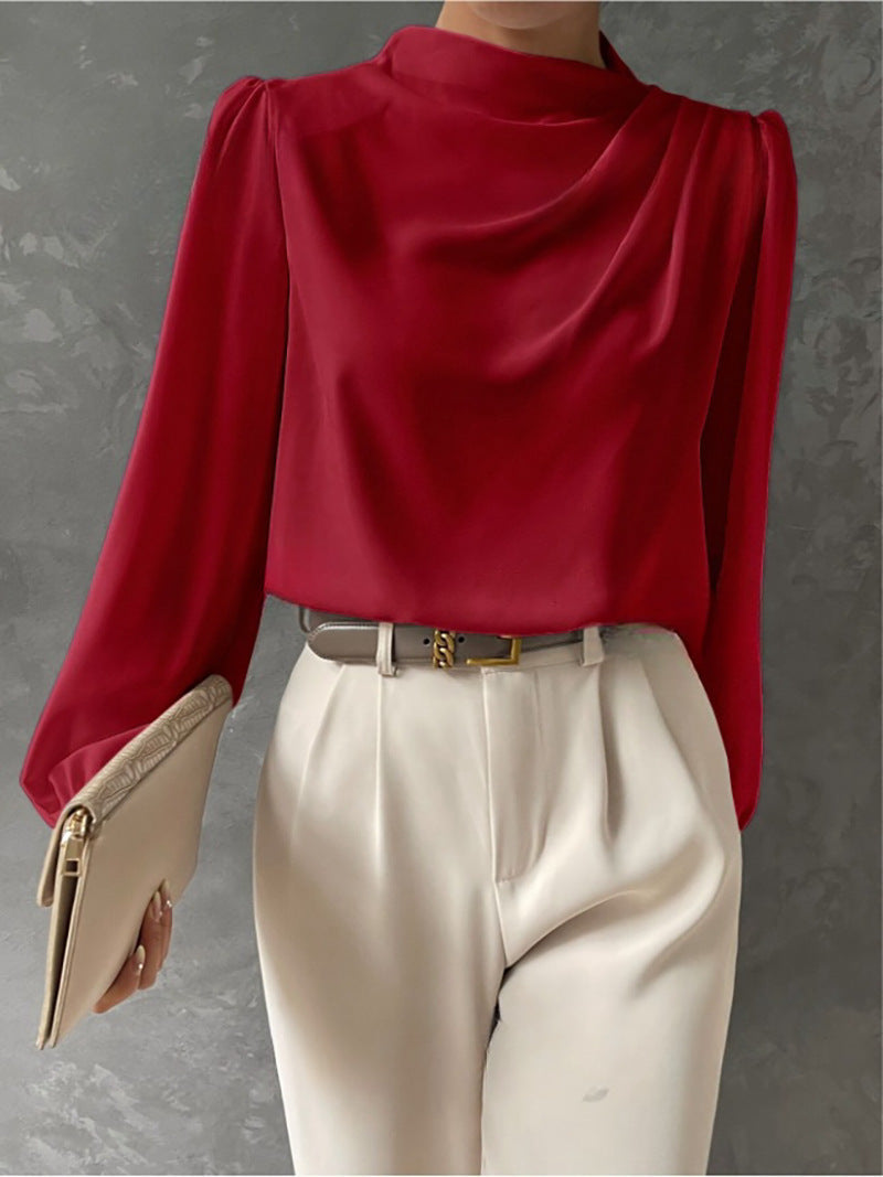 Dámská halenka s řaseným výstřihem a dlouhými rukávy – elegantní ležérní top do kanceláře i pro smart casual styl