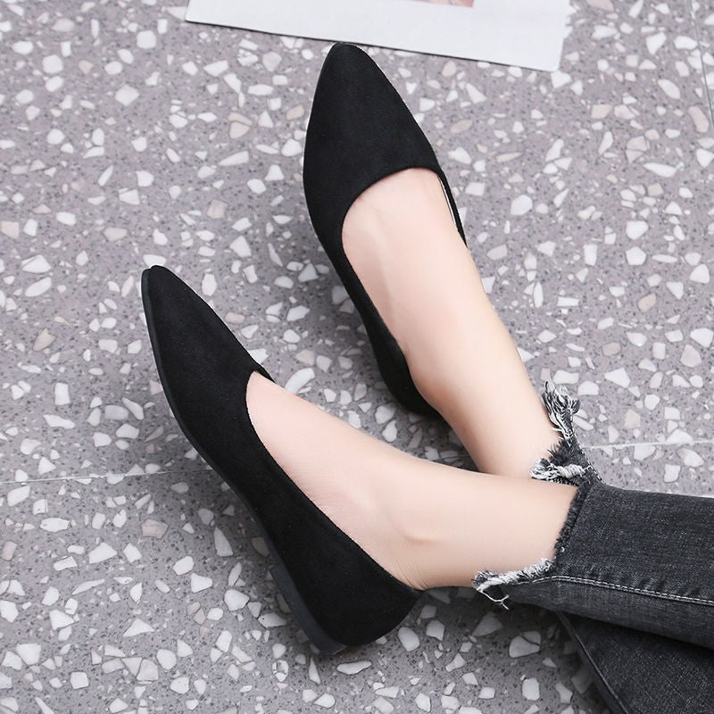 Balerini de damă cu vârf ascuțit și branțuri matlasate – pantofi slip-on minimalisti pentru ținute de birou și ocazii speciale