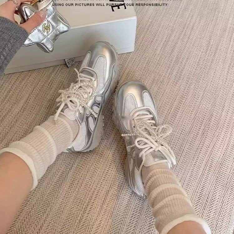 Zapatillas deportivas voluminosas de malla para mujer con suela esculpida – Calzado con paneles y cordones para conjuntos informales de diario