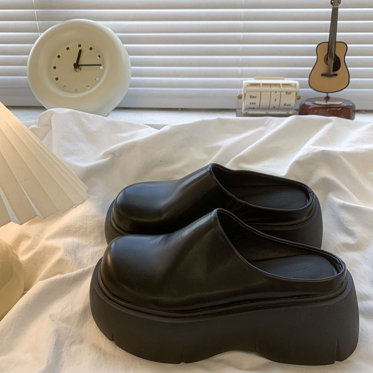 Zuecos de plataforma cerrados de mujer - Mules minimalistas sin cordones con suelas gruesas esculpidas