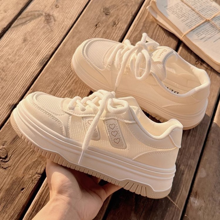 Women’s Low-Top Platform Trainers with Printed Detail – Lace-Up Casual Shoes for Everyday Styling