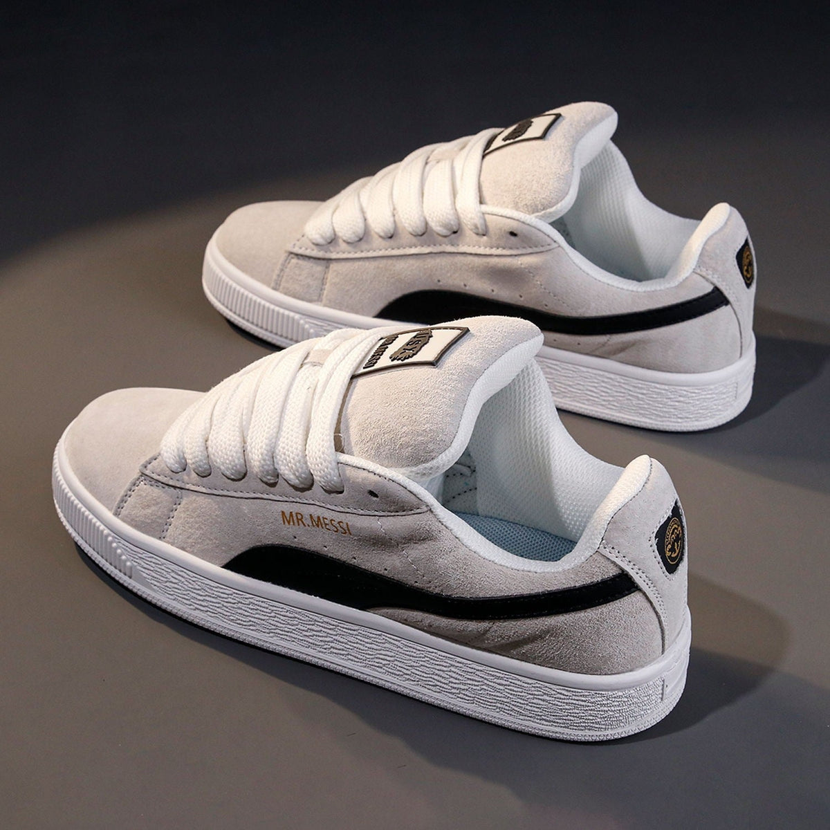 Women’s Suede-Look Court Trainers with Wide Laces – Retro Low-Top Shoes with Textured Soles for Everyday Casual Outfits