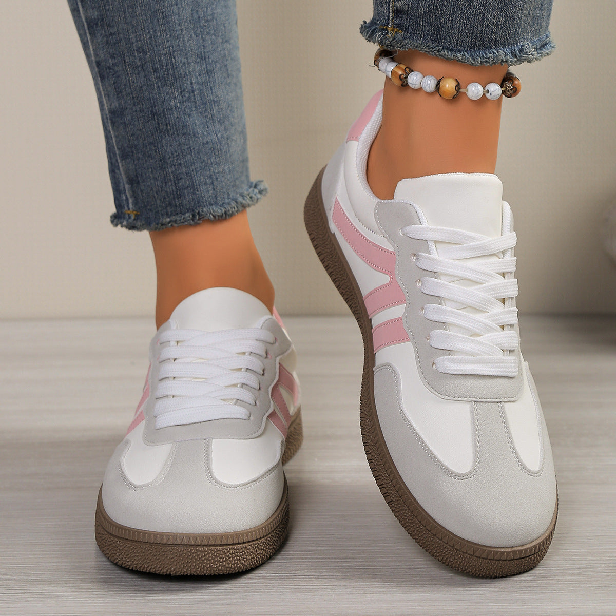 Women’s Retro Lace-Up Trainers with Textured Panels – Low-Top Court Shoes for Everyday Casual Wear