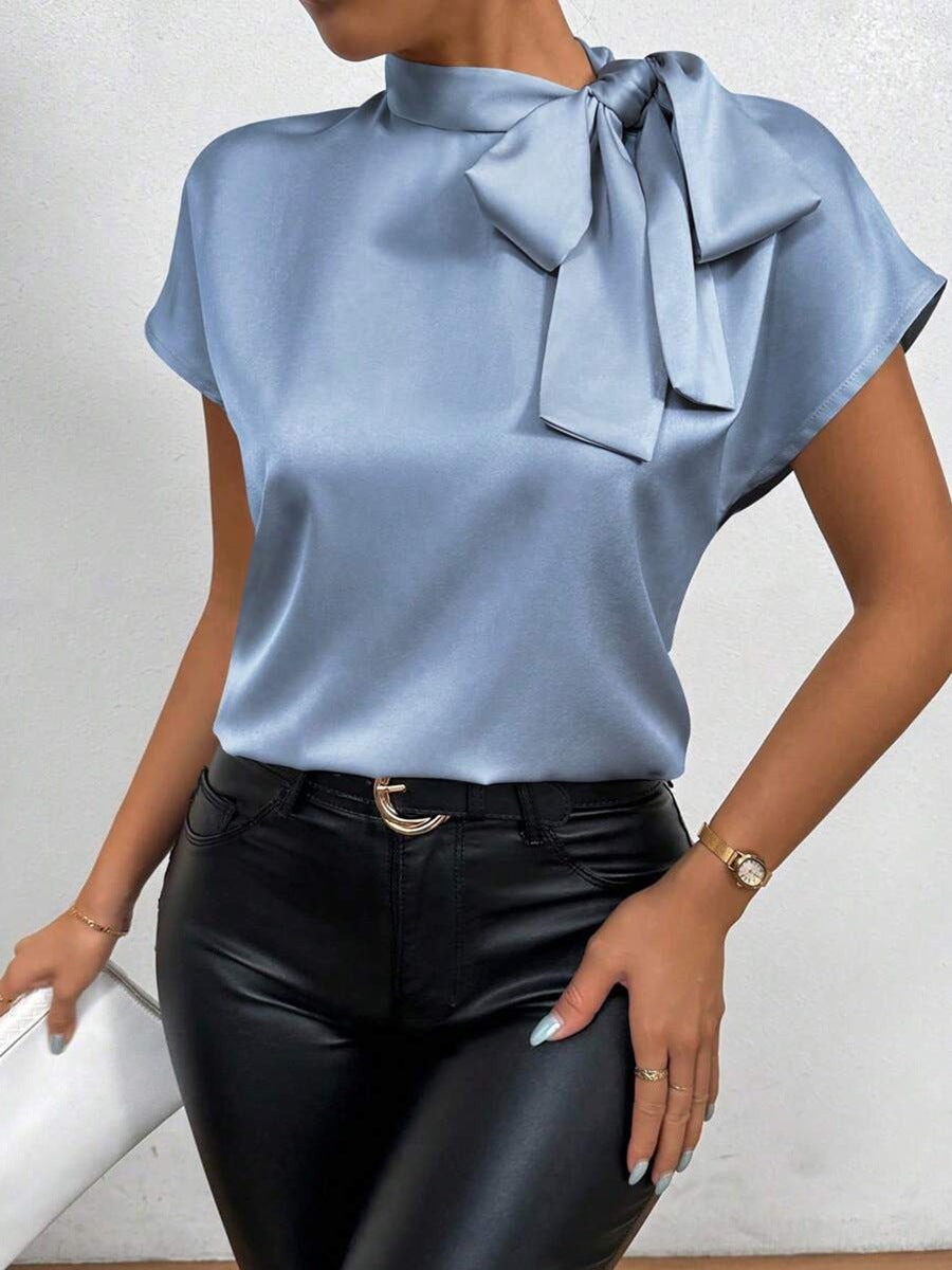 Blouse femme en satin avec nœud au col – Style élégant à manches courtes pour le bureau et les soirées