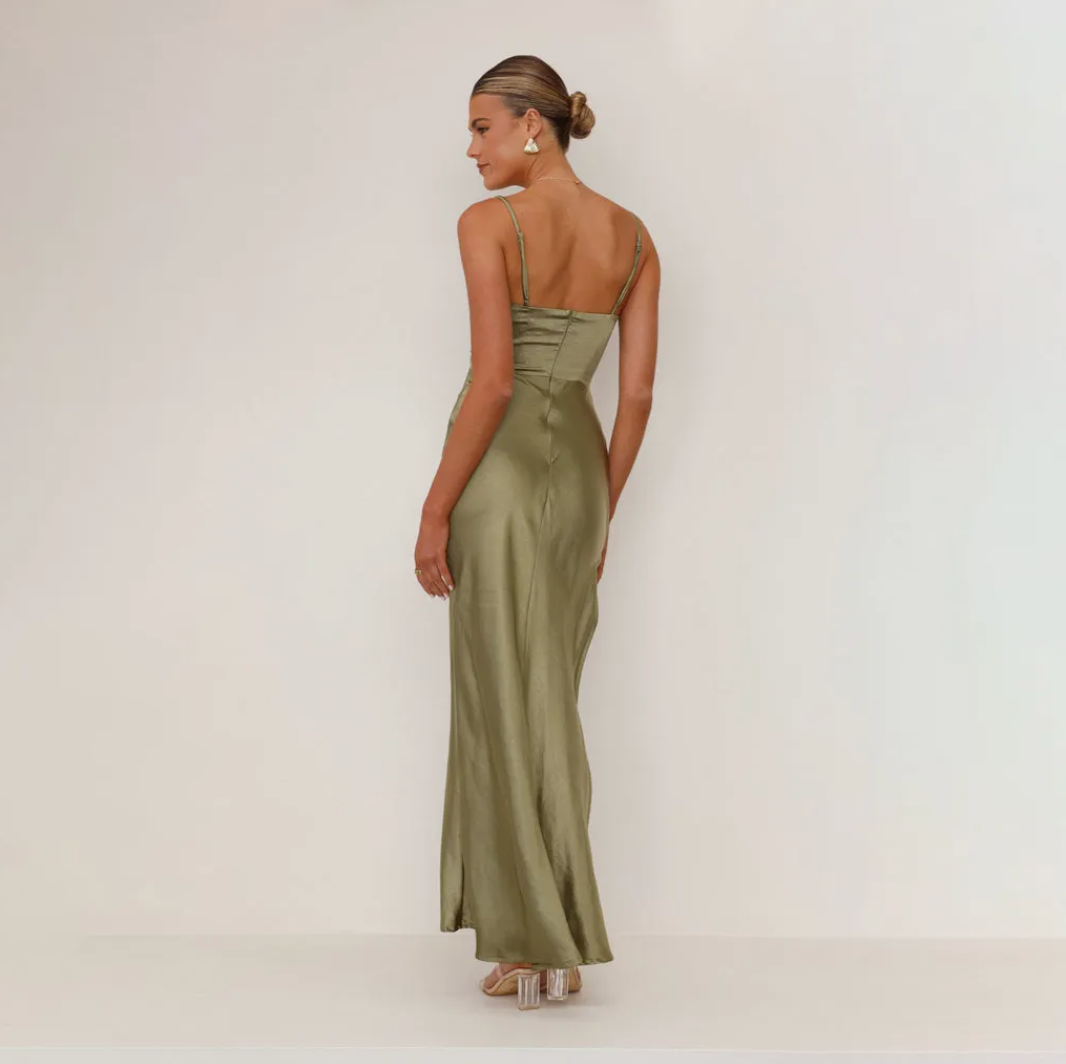 Vestido largo de satén para mujer con fruncido y abertura