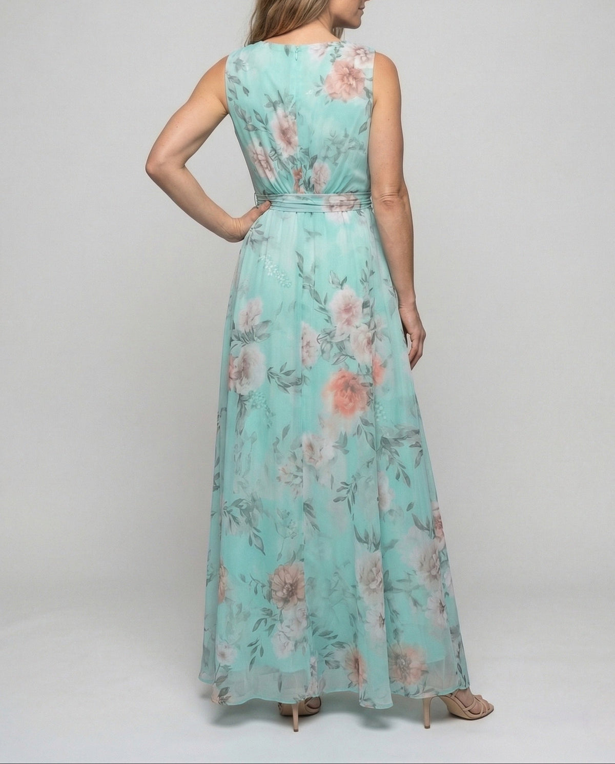 Damen-Maxikleid aus bedrucktem Chiffon mit Bindegürtel und Schlitzrock – Ärmelloser Stil für Hochzeitsgäste