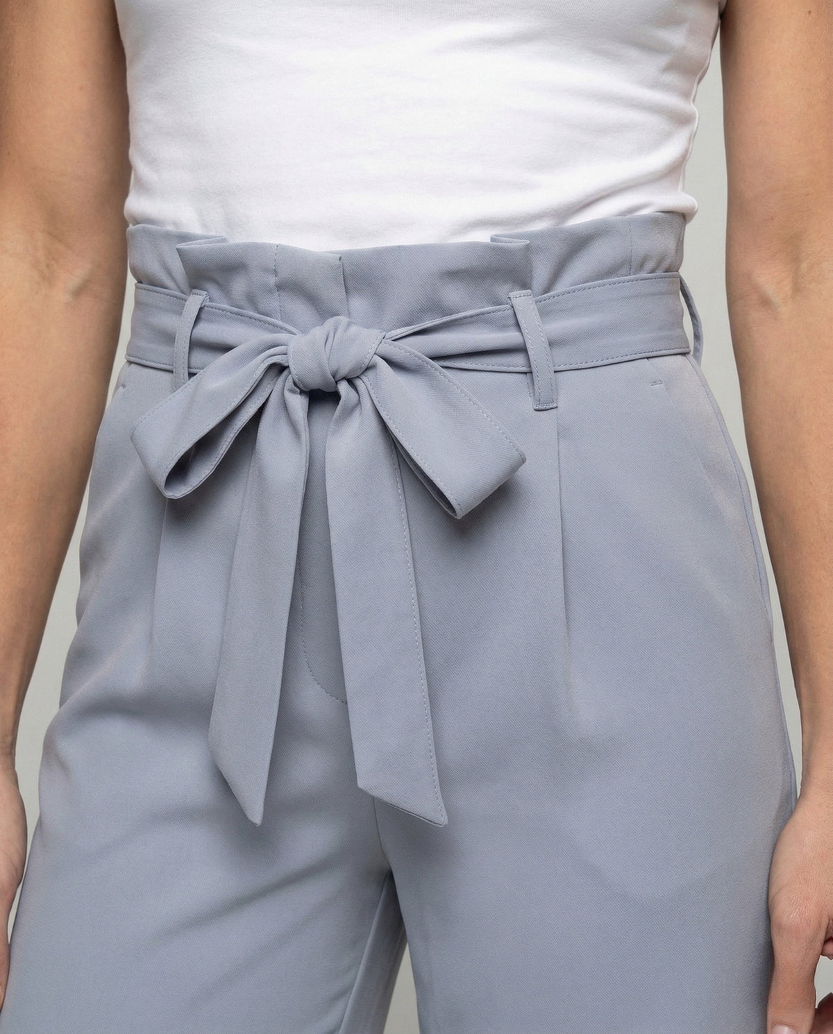 Pantaloni a gamba larga a vita alta da donna con vita arricciata e cintura da annodare – Stile adatto dall’ufficio alla sera