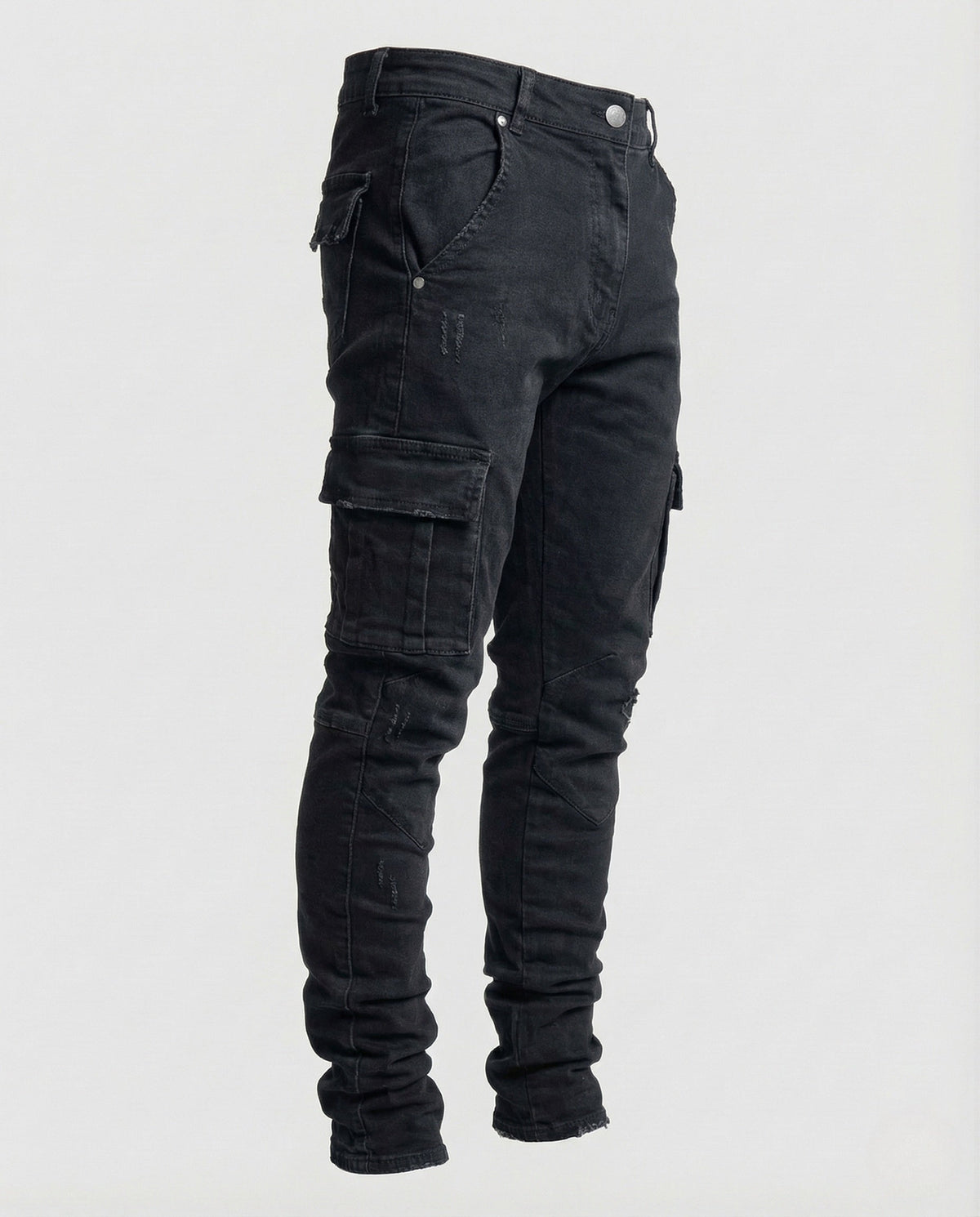 Schmal geschnittene Cargo-Jeans für Herren mit Pattentaschen und ausgefransten Säumen – schmal zulaufender Used-Look-Denim für Streetwear