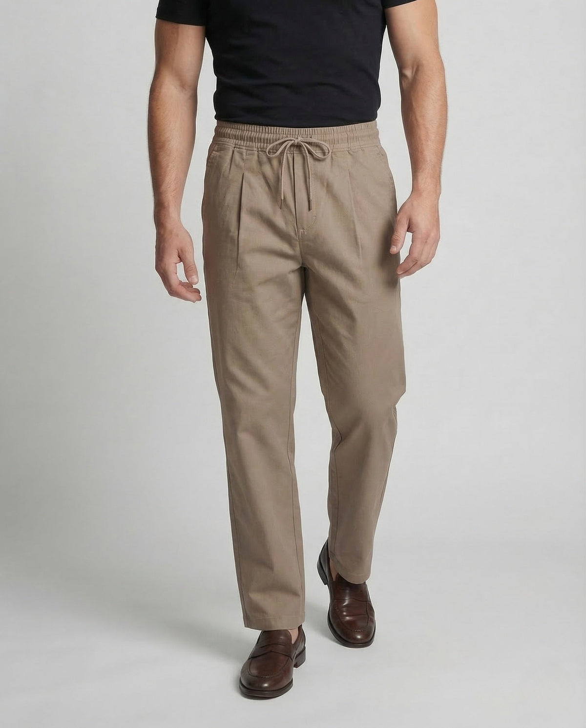 Pantaloni da uomo in misto cotone con coulisse e pieghe sul davanti – Vestibilità comoda per uno stile casual elegante