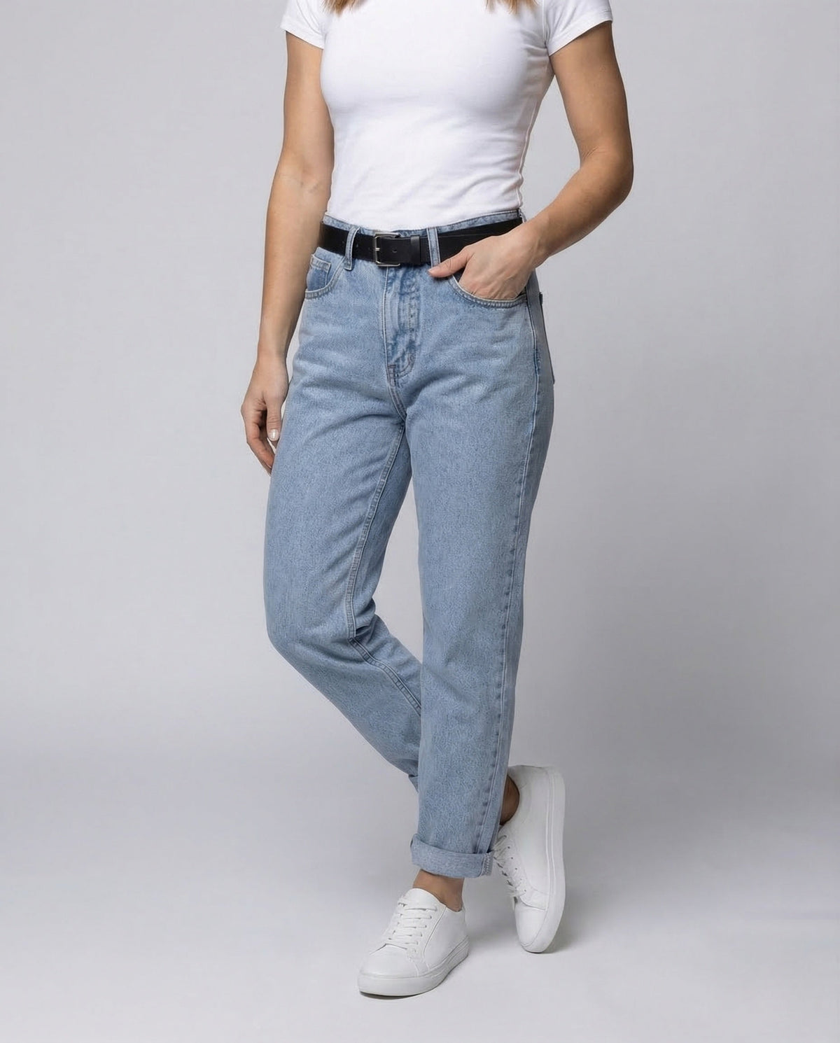 Jeans mom da donna dal taglio comodo con orli risvoltati – Denim a vita alta e gamba affusolata da indossare ogni giorno