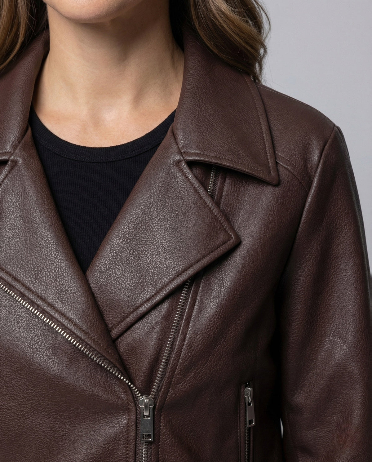 Women's Boxy Faux Leather Biker Jacket with Asymmetric Zip – Short Moto Jacket with Wide Lapels for Autumn and Everyday Wear