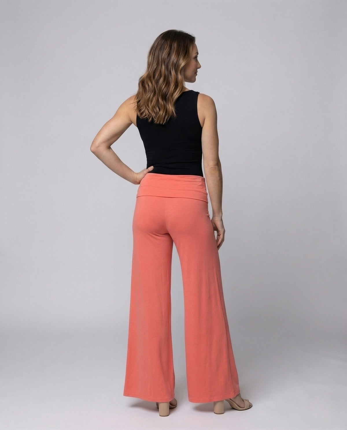Pantalon palazzo taille haute pour femme avec ceinture rabattue - Coupe fluide à jambes larges, idéale pour les tenues décontractées et estivales
