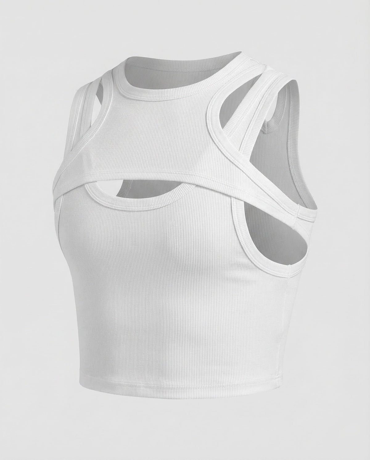 Férfi testhezálló crop top rétegezett pántokkal és mellkasi kivágással – ujjatlan, feltűnő fazon fesztiválokra és éjszakai programokhoz