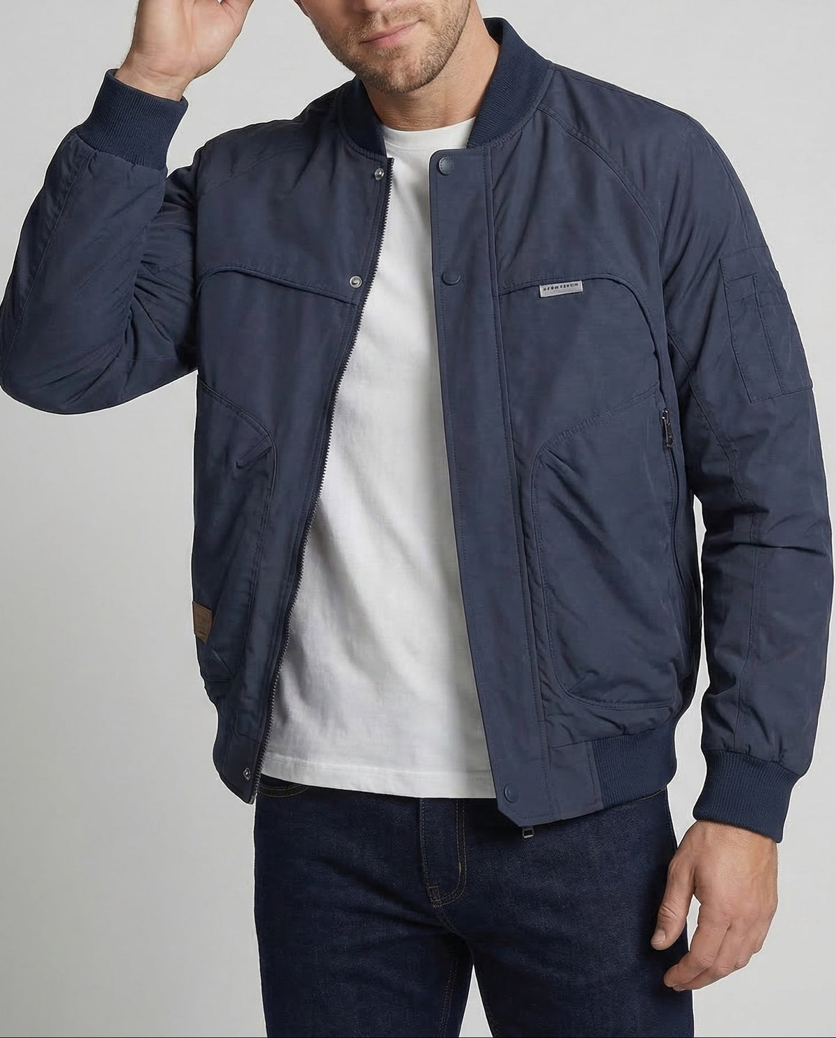Blusão bomber utilitário de homem, com acabamentos canelados e bolsos com fecho – Agasalho casual elegante para a primavera e o outono
