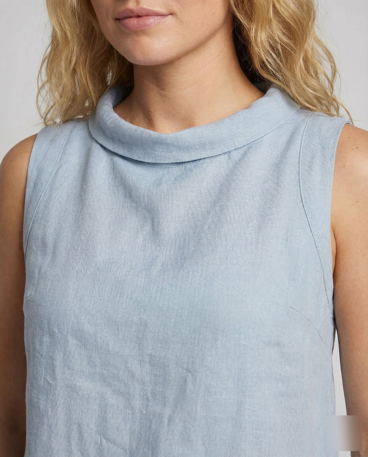 Blusa sem mangas de mulher, com decote redondo dobrado e corte evasé descontraído – Top de verão texturado para looks casual elegantes