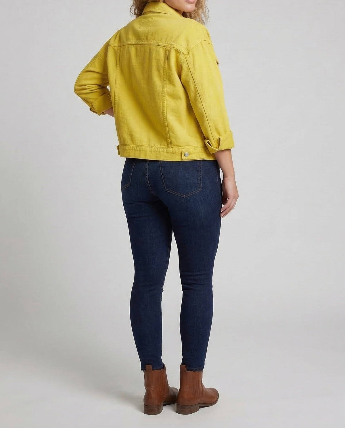 Boxy spijkerjack voor dames met klepzakken op de borst en omgeslagen mouwen – kort jasje met kraag voor weekendoutfits in de lente en zomer
