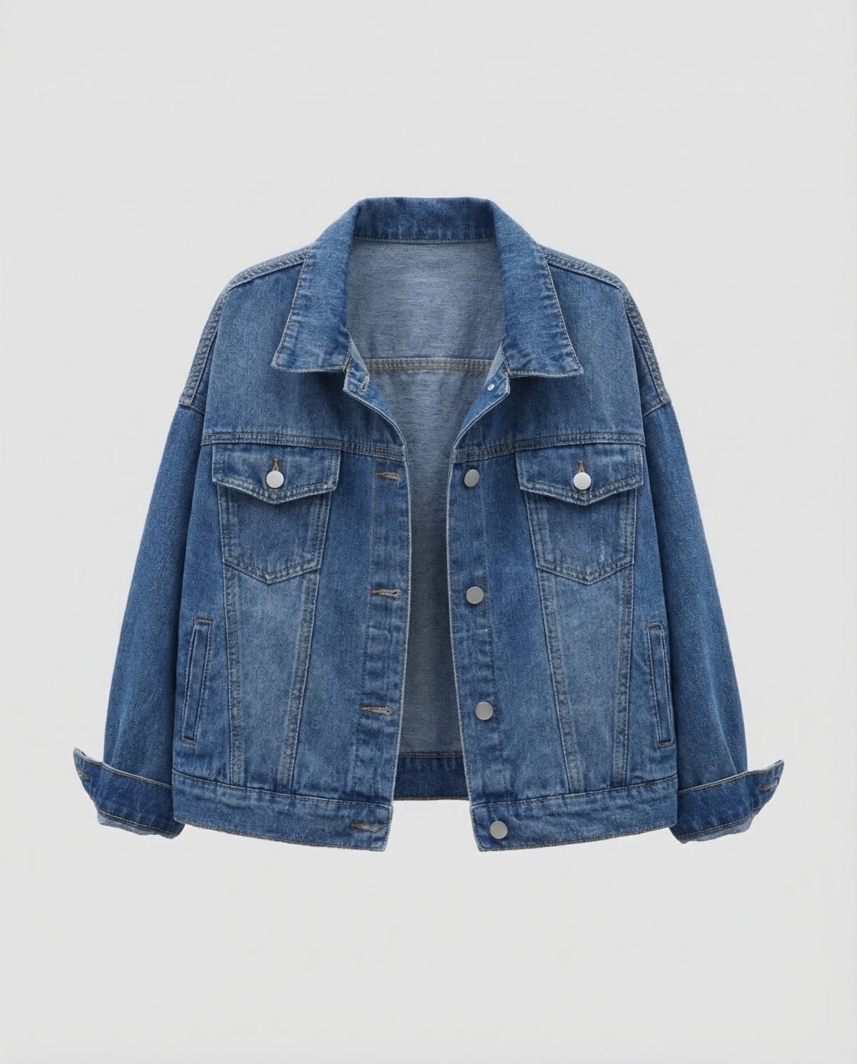 Boxy spijkerjack voor dames met klepzakken op de borst en omgeslagen mouwen – kort jasje met kraag voor weekendoutfits in de lente en zomer