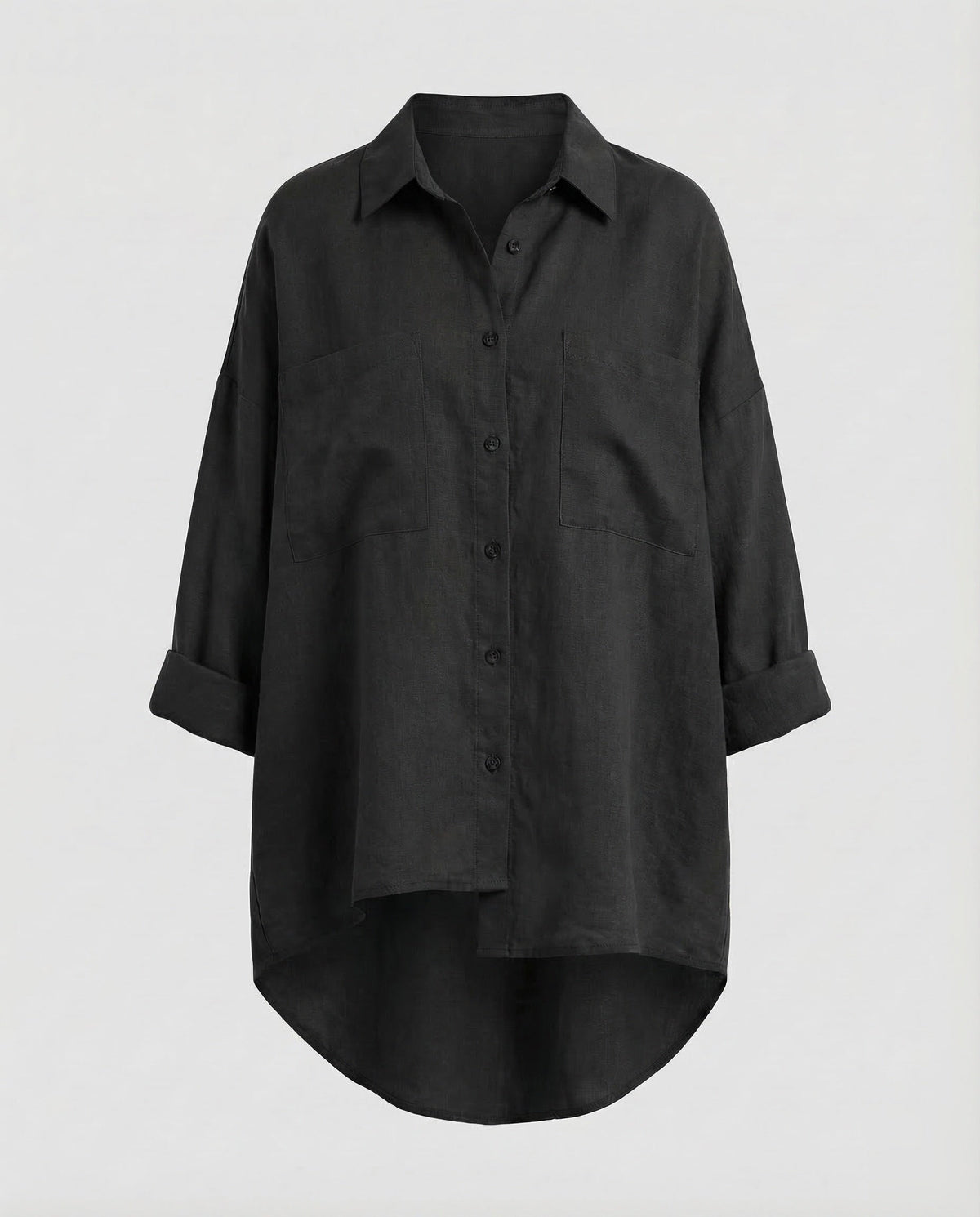 Dámska oversized dlhá blúzka s asymetrickým lemom a náprsnými vreckami – voľná košeľa s golierom na každodenné vrstvenie aj na neformálne elegantné príležitosti