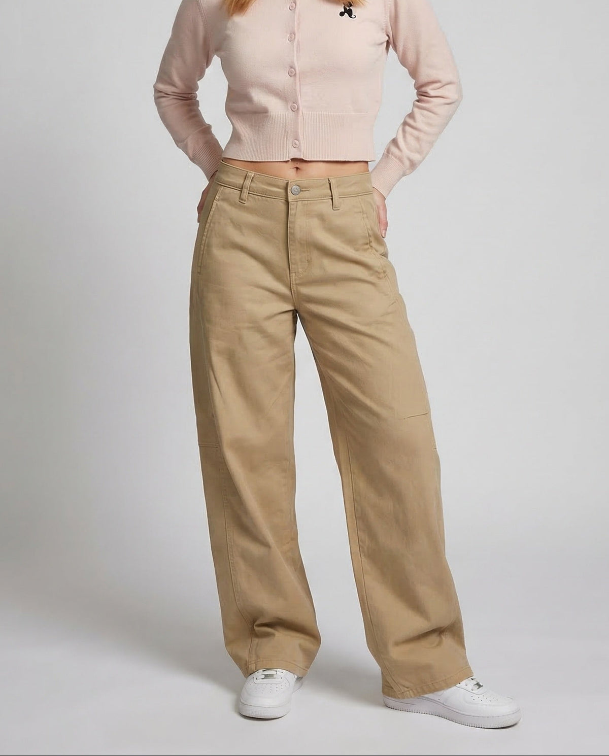 Pantalon large taille haute pour femme, coutures à panneaux et poches latérales – Style décontracté inspiré des vêtements de travail pour les tenues casual du quotidien