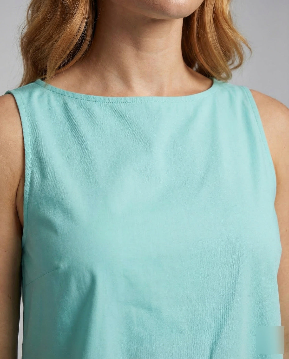 Women’s Sleeveless Mini Dress with Round Neckline and Gathered Frill Hem – Relaxed A-Line Style for Summer Days and Garden Parties