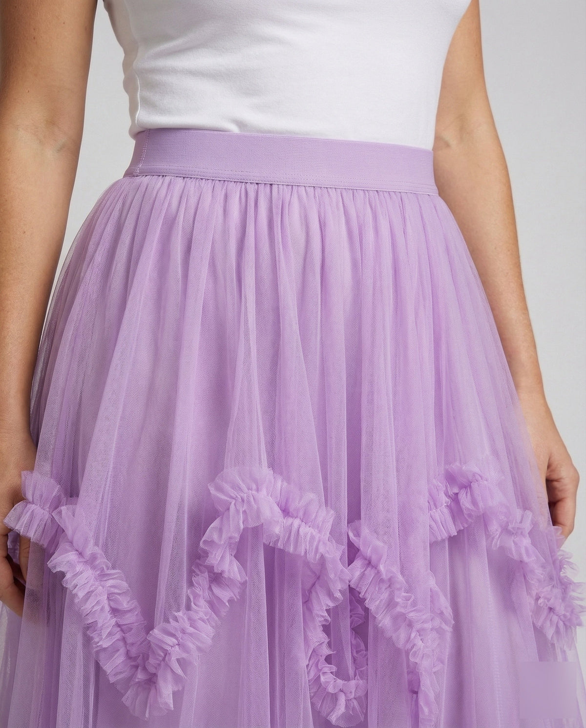 Gonna midi da donna in tulle a strati con bordo arricciato ondulato e orlo asimmetrico – Modello svasato ampio per feste e occasioni speciali