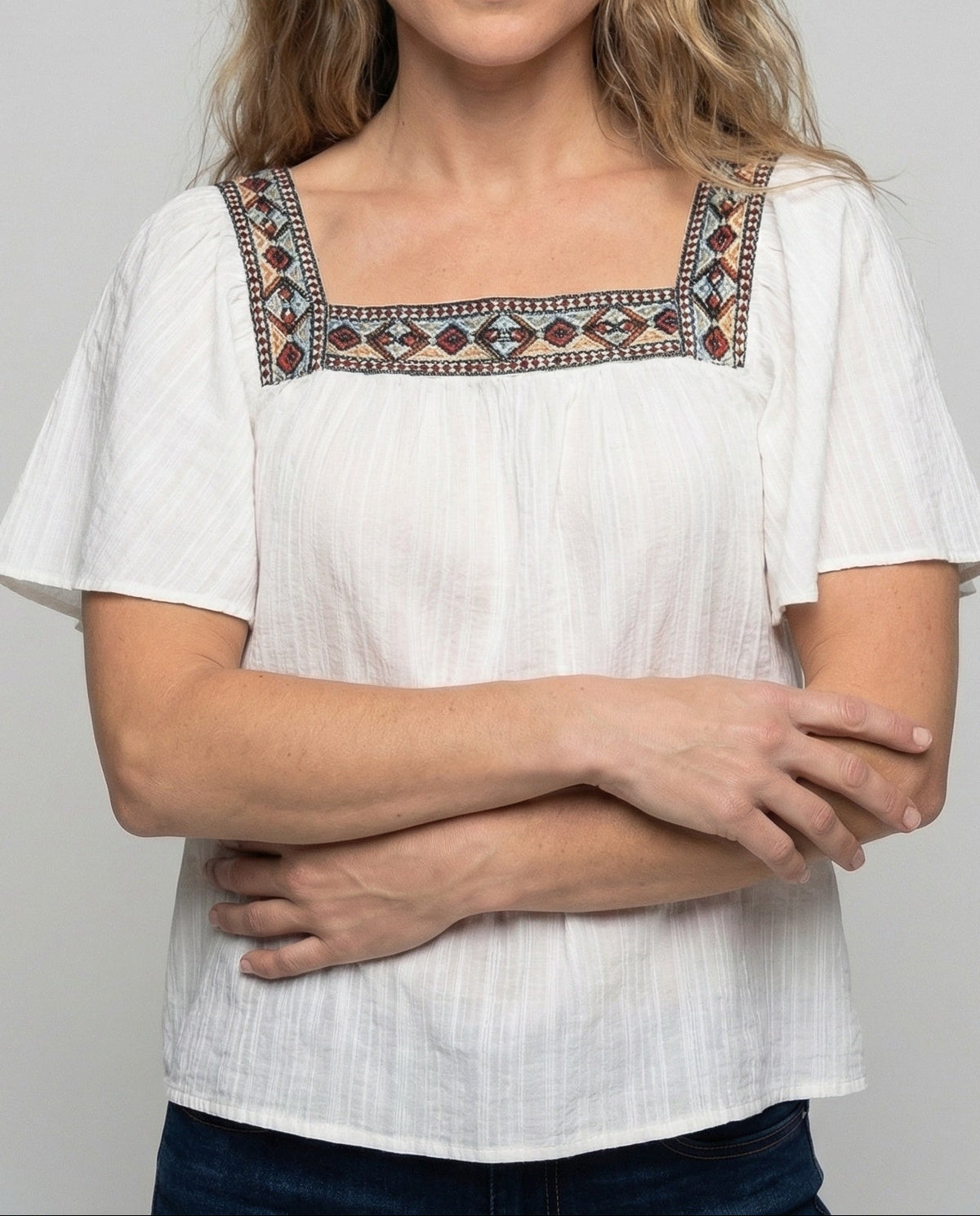 Boho-bluse til kvinder med firkantet halsudskæring, dekorative detaljer og flæseærmer – afslappet sommerstil til hverdags- og ferietøj