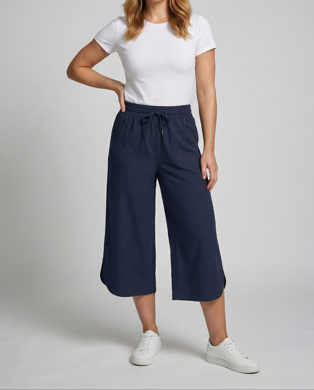 Culottes met wijde pijpen voor dames, trekkoord in de taille en ronde zomen – Kort model met opgestikte zakken aan de voorkant voor casual zomeroutfits