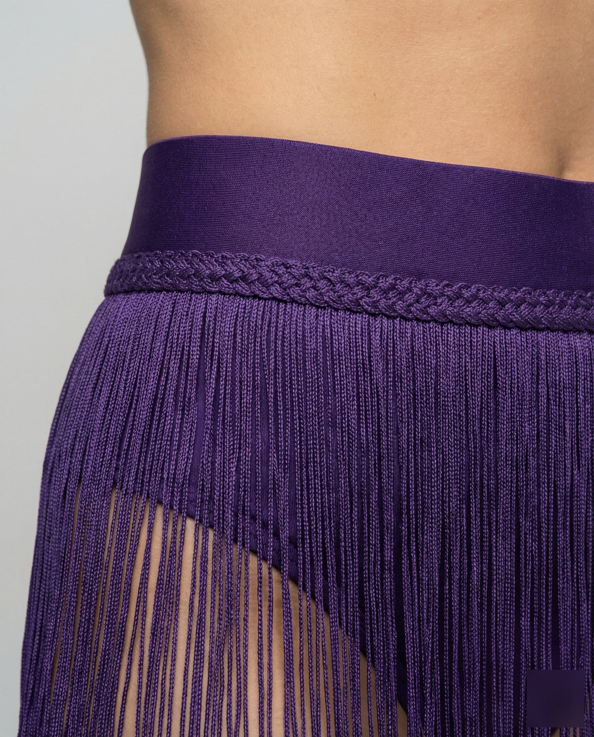 Women’s Fringe Mini Skirt with High Side Opening and Wide Waistband – Statement Style for Dancing and Festivals