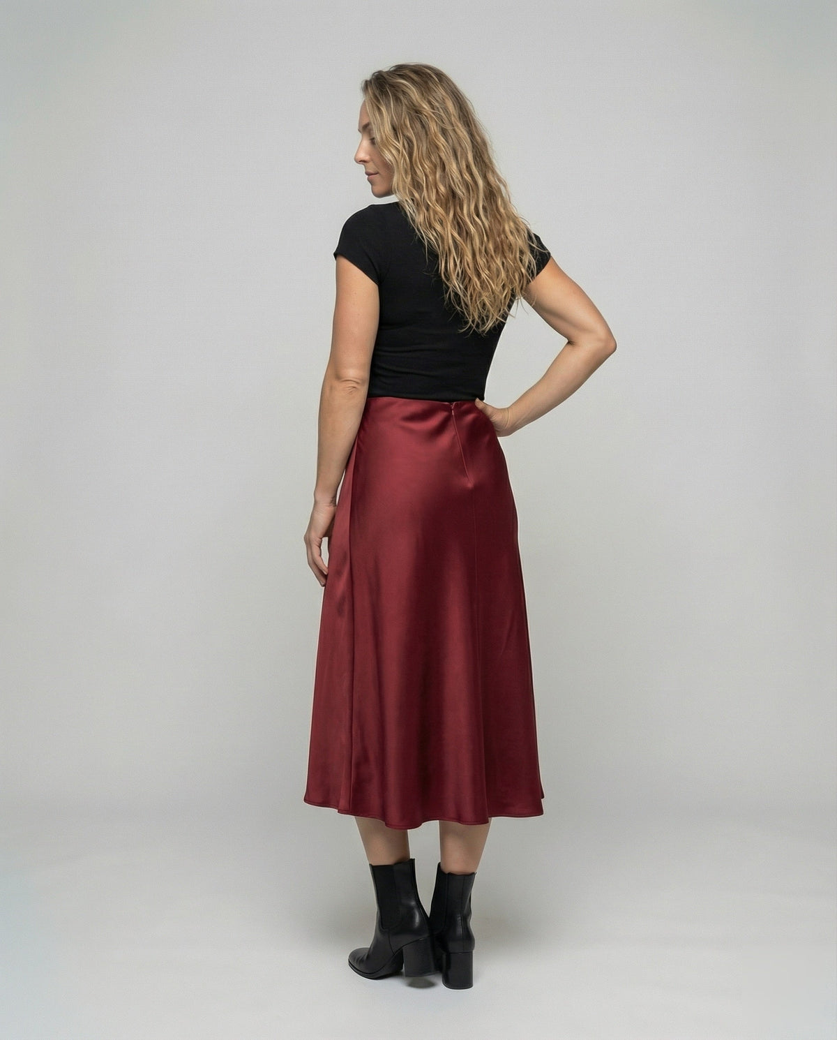 Women’s High Waist Satin Maxi Skirt with Side Pockets – Flowing A-Line Shape for Work and Evening Styling