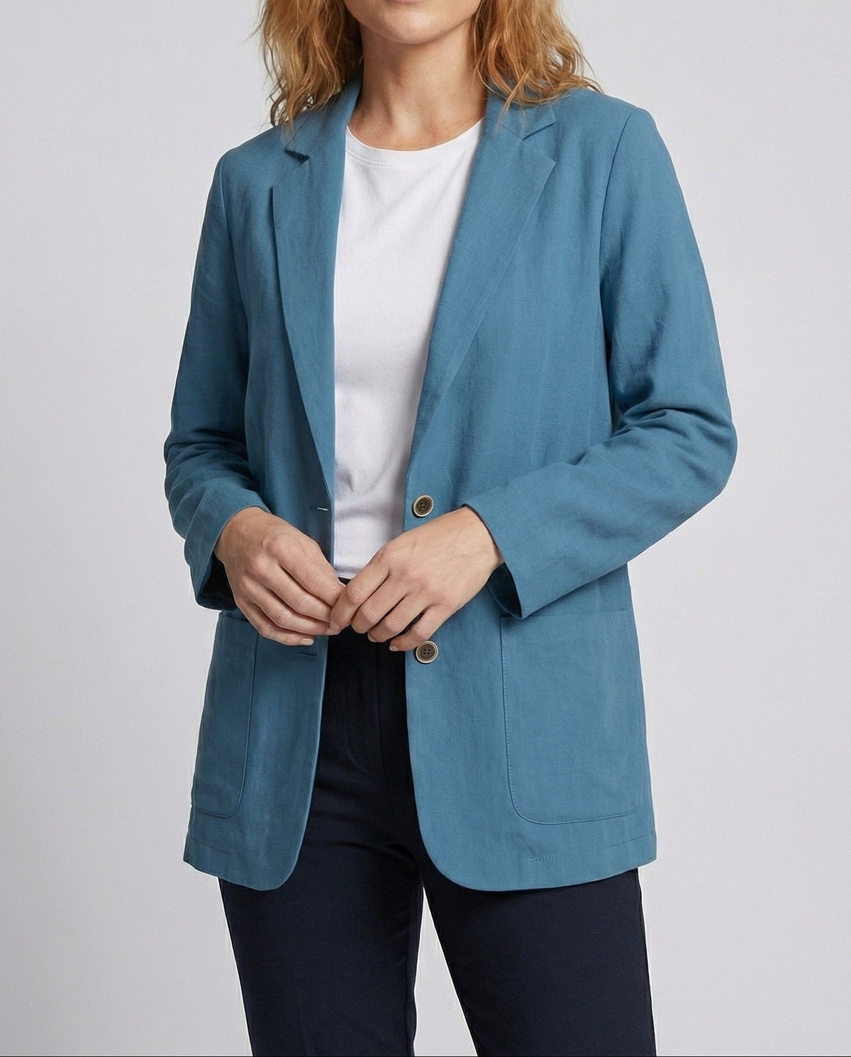 Blazer décontracté pour femme d’aspect lin avec poches plaquées – Veste à deux boutons pour des tenues estivales chic et décontractées