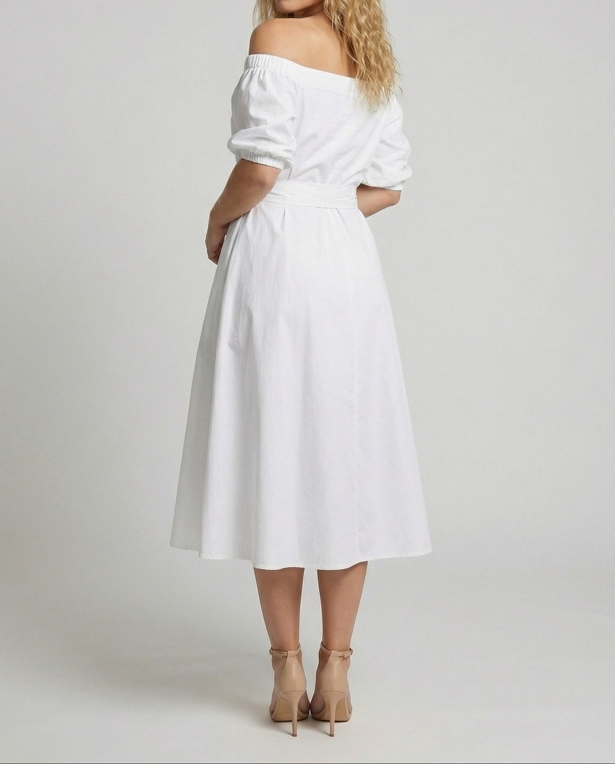 Bardot-Midikleid für Damen mit Puffärmeln und Bindegürtel – Modell mit weitem Rock für sommerliche Anlässe