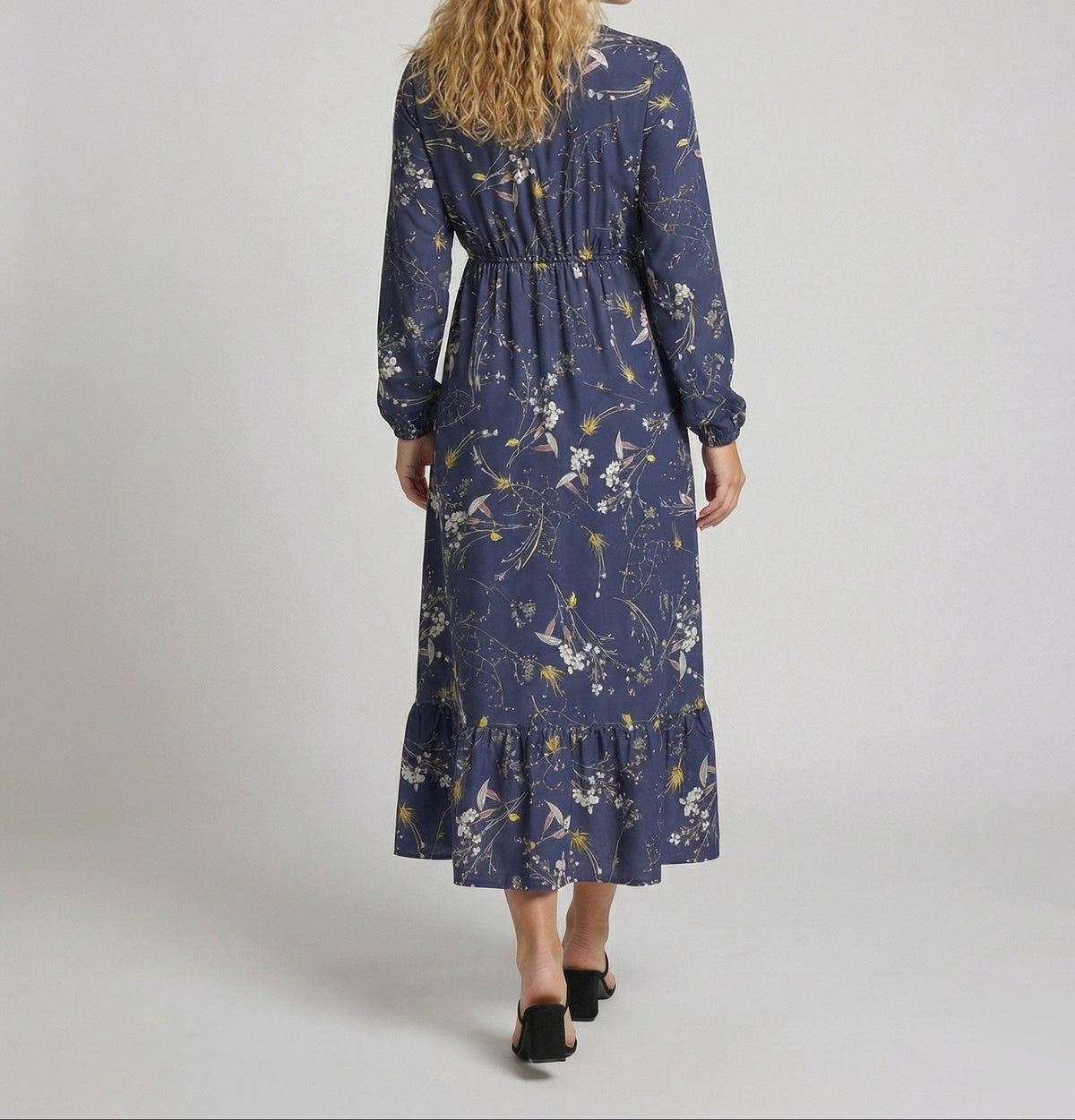 Abito midi da donna a maniche lunghe con stampa e vita arricciata – modello con scollo rotondo e orlo a volant per tutti i giorni