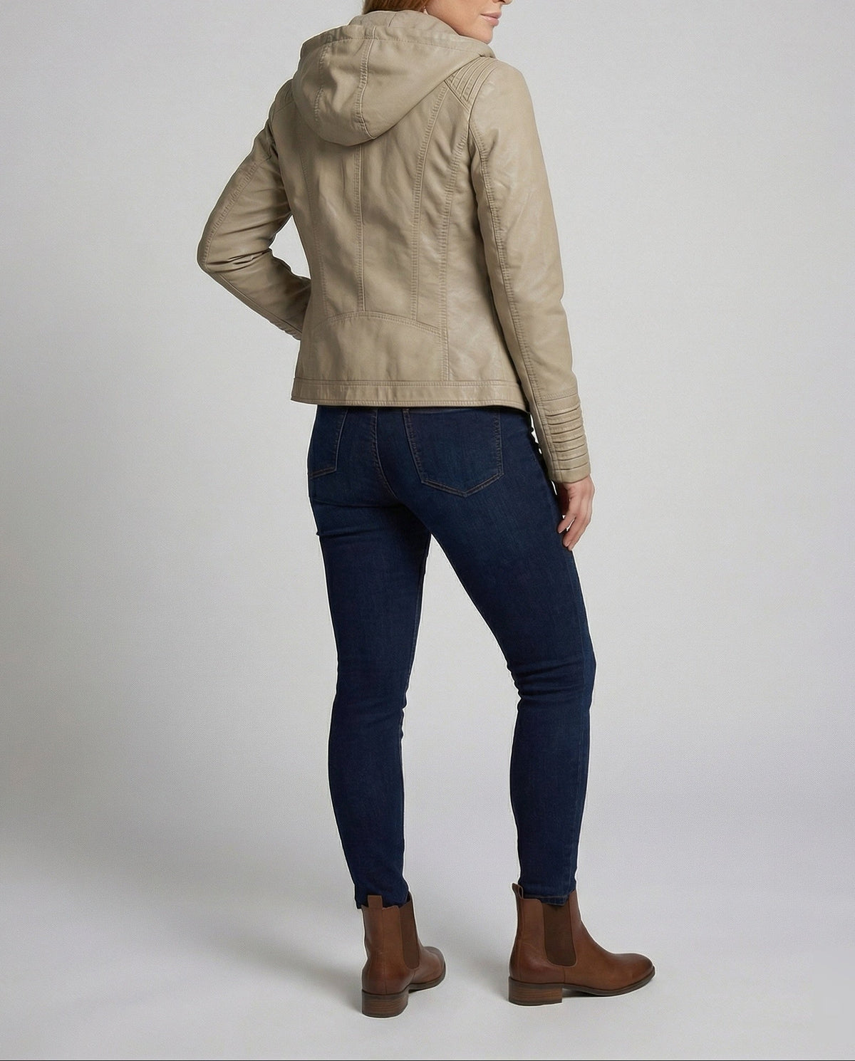 Veste motard à capuche en similicuir pour femme, avec poches zippées - Coupe ajustée et coutures apparentes, idéale pour l’automne et le printemps