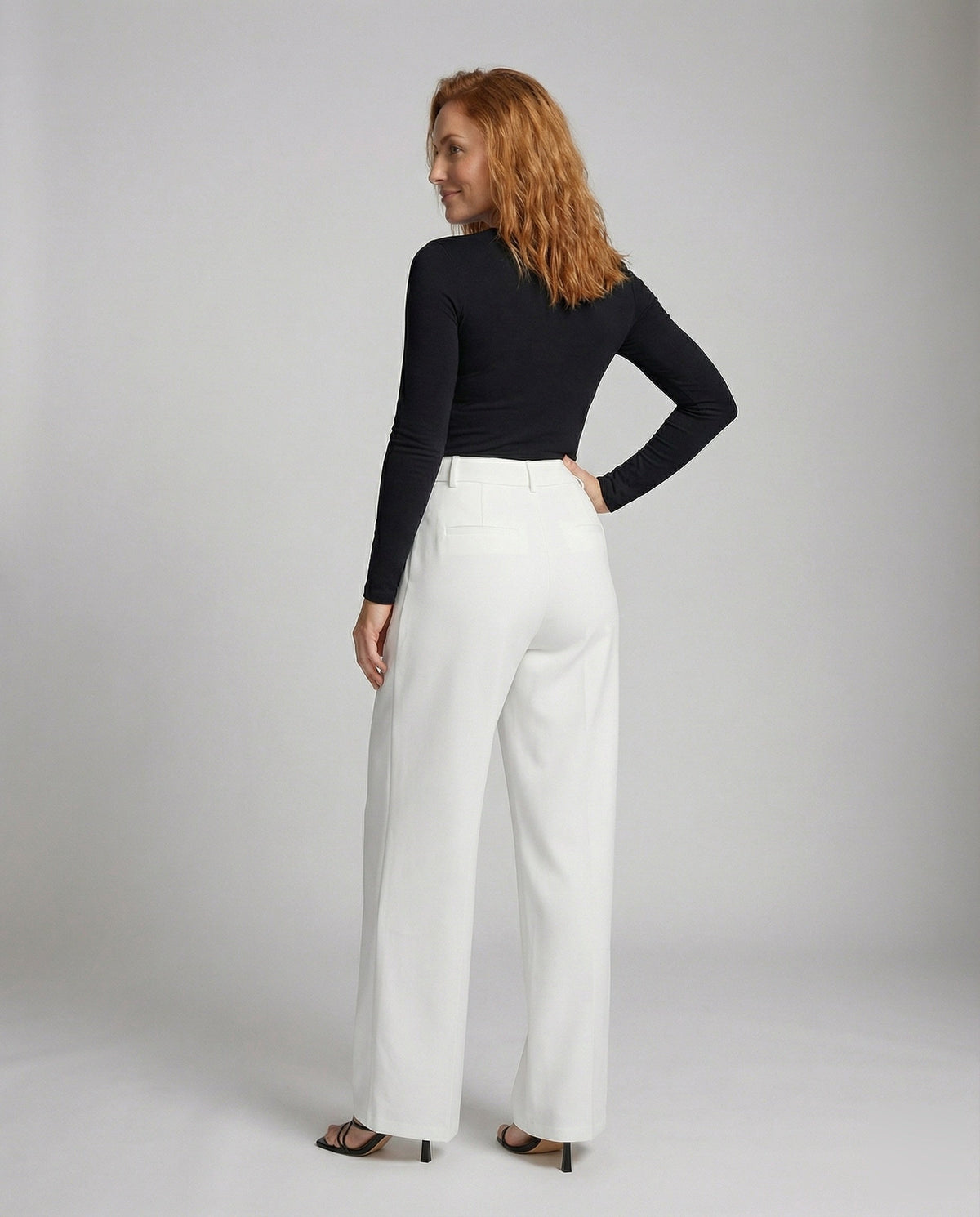 Pantalon palazzo plissé pour femme avec passants de ceinture – Coupe taille haute et longueur entière, idéale pour le travail et les tenues de tous les jours plus habillées