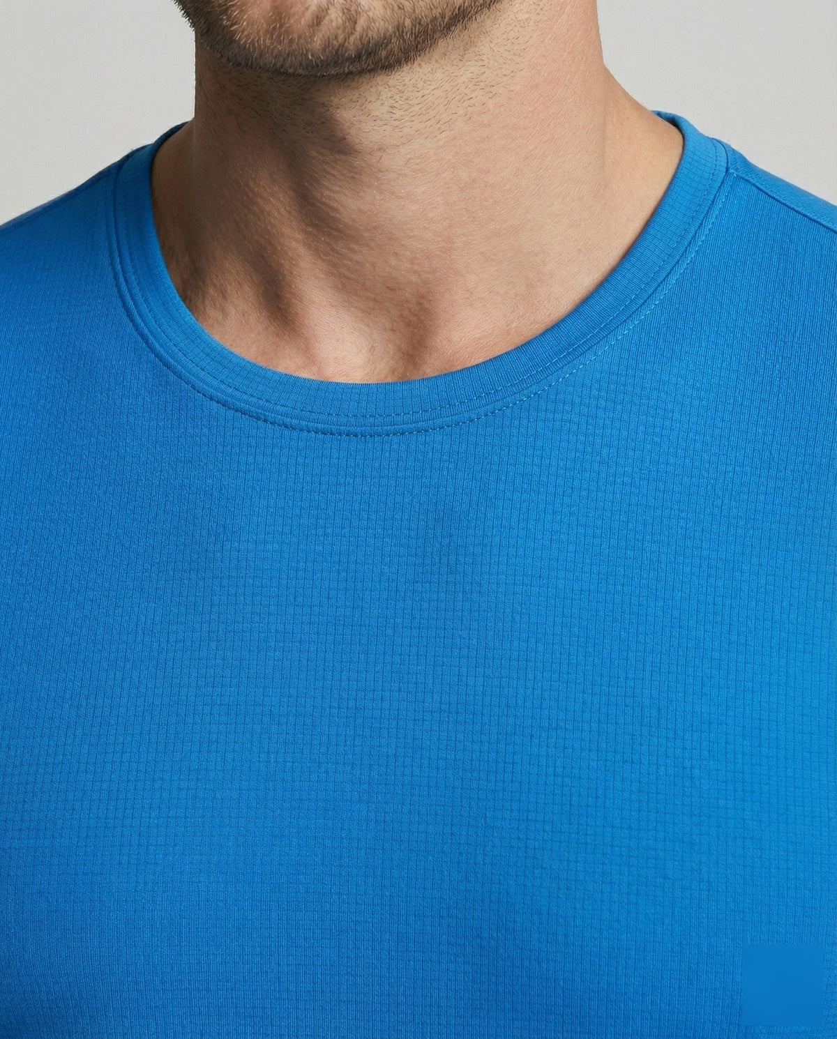 Strukturiertes Rundhals-T-Shirt für Herren mit Akzenten an den Ärmeln – Eng anliegendes Kurzarmshirt für sportlich-lässige Outfits und zum Kombinieren im Alltag