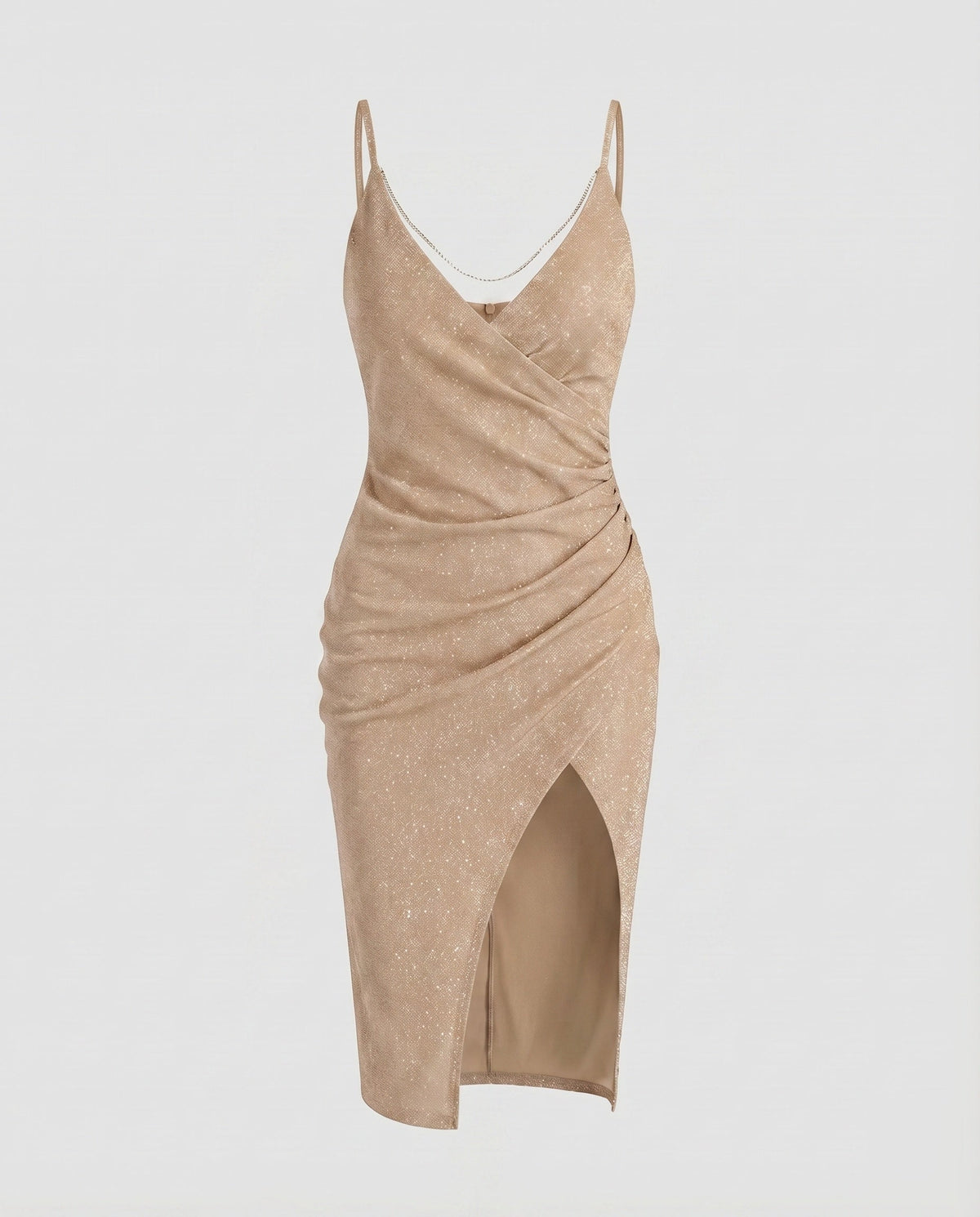 Rochie midi de damă cu aspect petrecut și strălucire discretă – rochie de seară cambrată, cu decolteu în V, bretele subțiri, încrețituri laterale și crăpătură asimetrică pe coapsă
